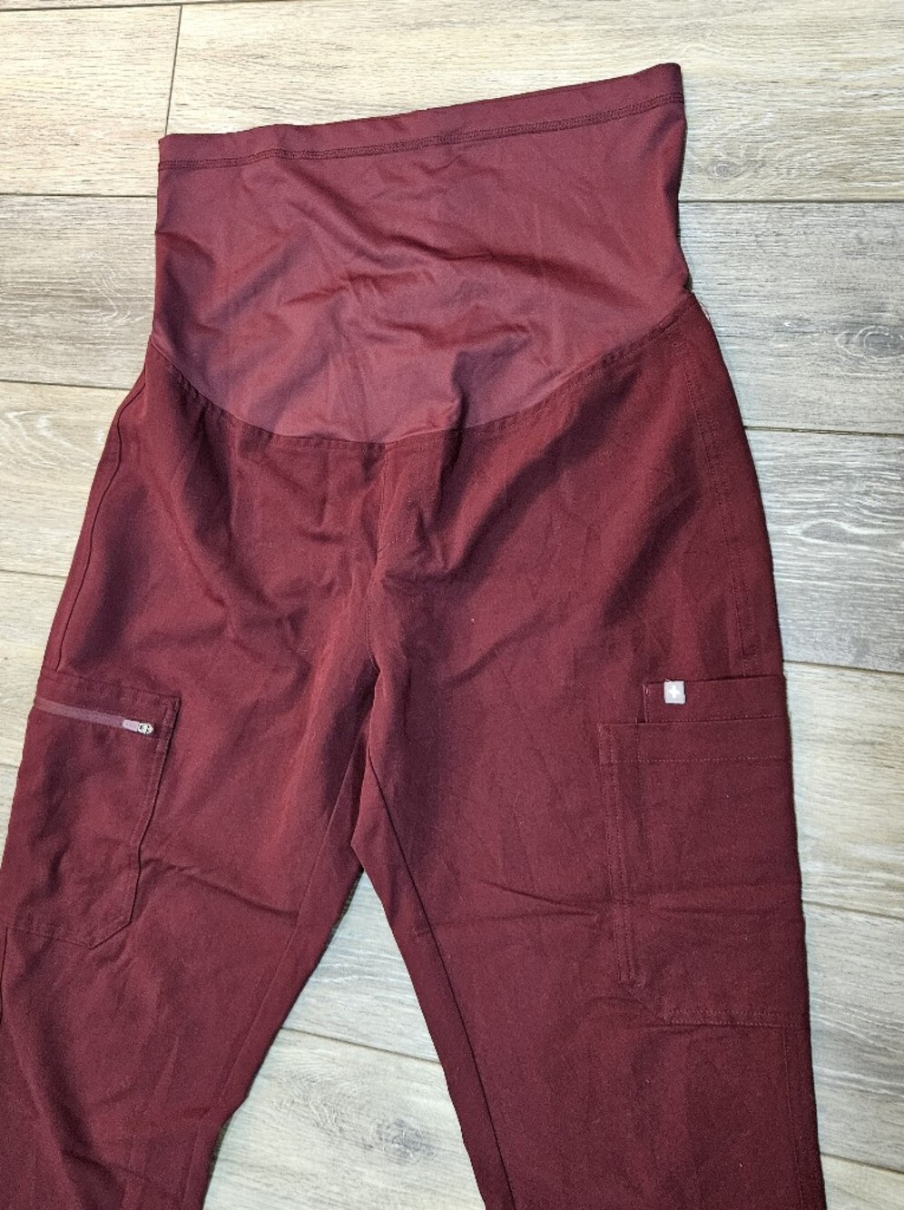 Figs Women's Burgundy Maternity Straight-Leg Scrub Pants Size Medium - Picture 3 of 7